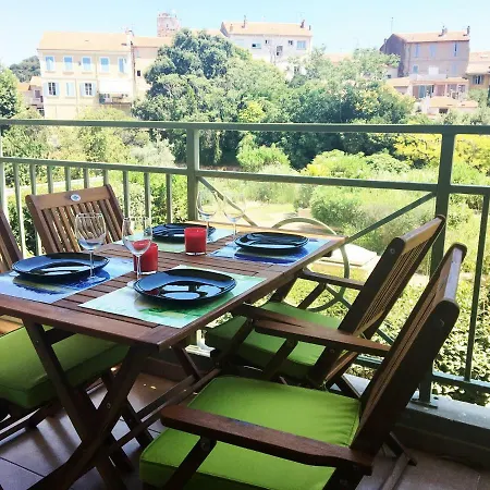 Apartamento Le Victorien ,terrasse +parking, Centre Saint-Raphaël