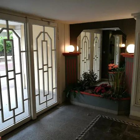 Apartment Le Victorien ,terrasse +parking, Centre Saint-Raphael (Var)